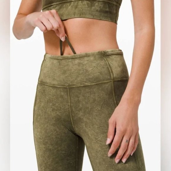 Lululemon 2020 Fast and Free High Rise Tight 25" *Ice Dye size 4 - Picture 6 of 14